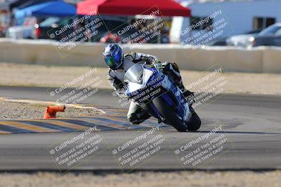 media/Dec-18-2022-SoCal Trackdays (Sun) [[8099a50955]]/Turn 2 (950am)/